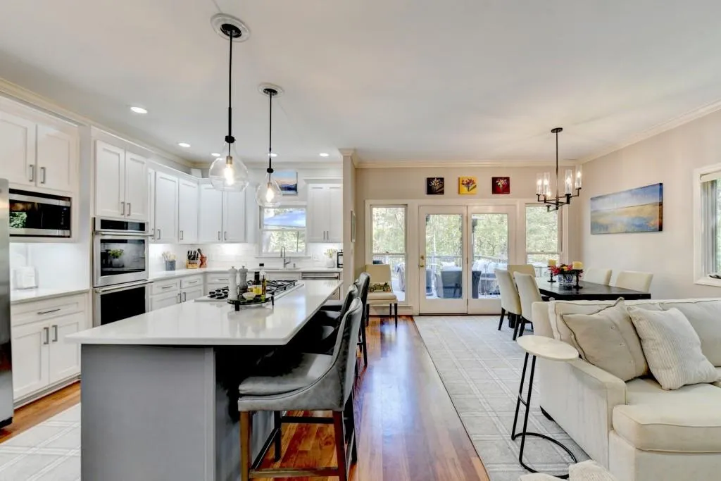 7265 Chattahoochee Bluff Drive, Sandy Springs, Georgia 30350, 4 Bedrooms Bedrooms, ,3 BathroomsBathrooms,Residential,Sold,7265 Chattahoochee Bluff Drive,7478222