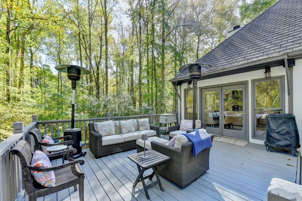 7265 Chattahoochee Bluff Drive, Sandy Springs, Georgia 30350, 4 Bedrooms Bedrooms, ,3 BathroomsBathrooms,Residential,Sold,7265 Chattahoochee Bluff Drive,7478222