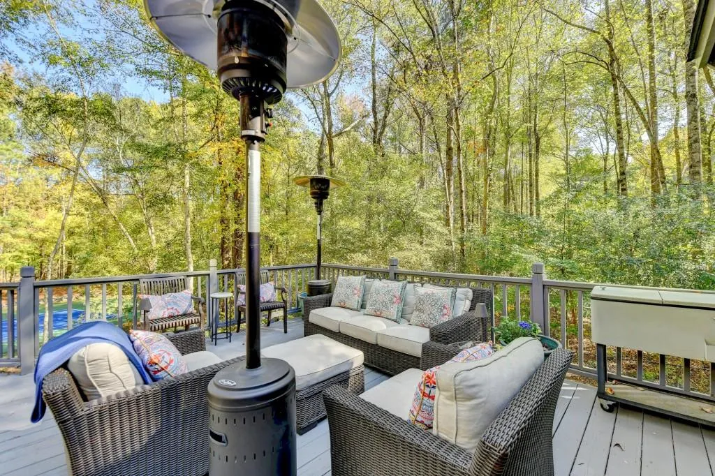 7265 Chattahoochee Bluff Drive, Sandy Springs, Georgia 30350, 4 Bedrooms Bedrooms, ,3 BathroomsBathrooms,Residential,Sold,7265 Chattahoochee Bluff Drive,7478222