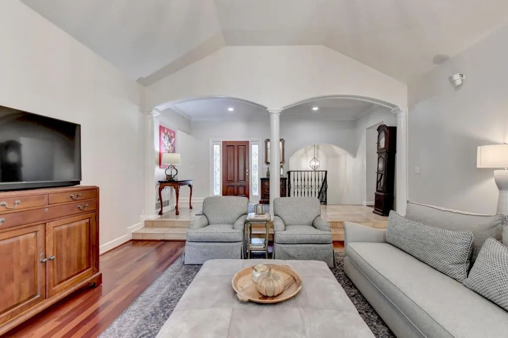 7265 Chattahoochee Bluff Drive, Sandy Springs, Georgia 30350, 4 Bedrooms Bedrooms, ,3 BathroomsBathrooms,Residential,Sold,7265 Chattahoochee Bluff Drive,7478222