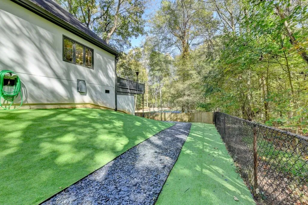 7265 Chattahoochee Bluff Drive, Sandy Springs, Georgia 30350, 4 Bedrooms Bedrooms, ,3 BathroomsBathrooms,Residential,Sold,7265 Chattahoochee Bluff Drive,7478222