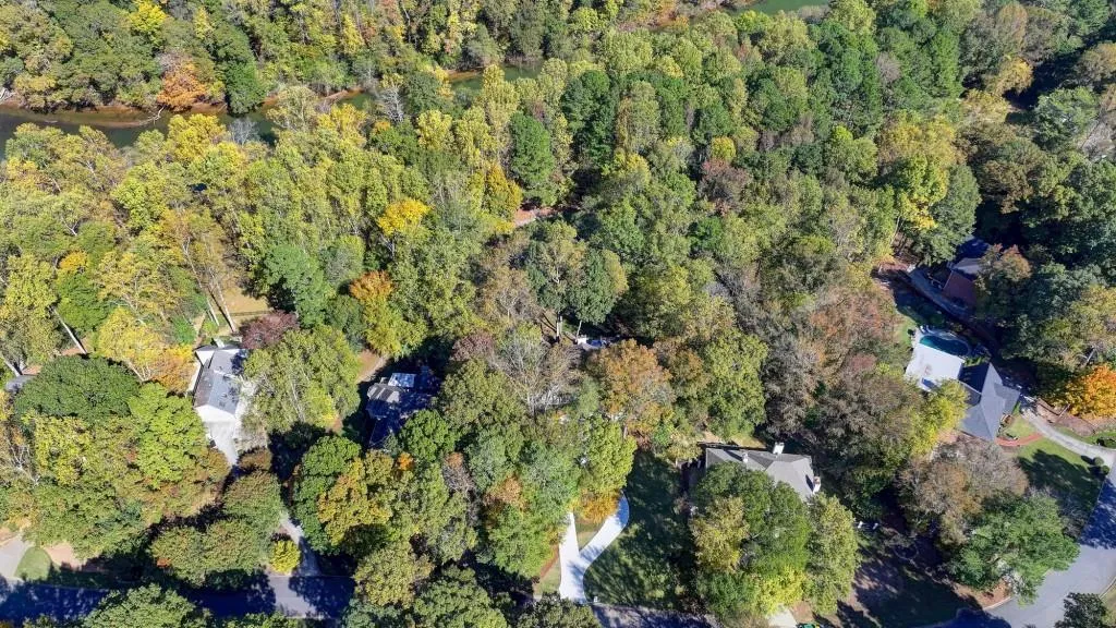 7265 Chattahoochee Bluff Drive, Sandy Springs, Georgia 30350, 4 Bedrooms Bedrooms, ,3 BathroomsBathrooms,Residential,Sold,7265 Chattahoochee Bluff Drive,7478222