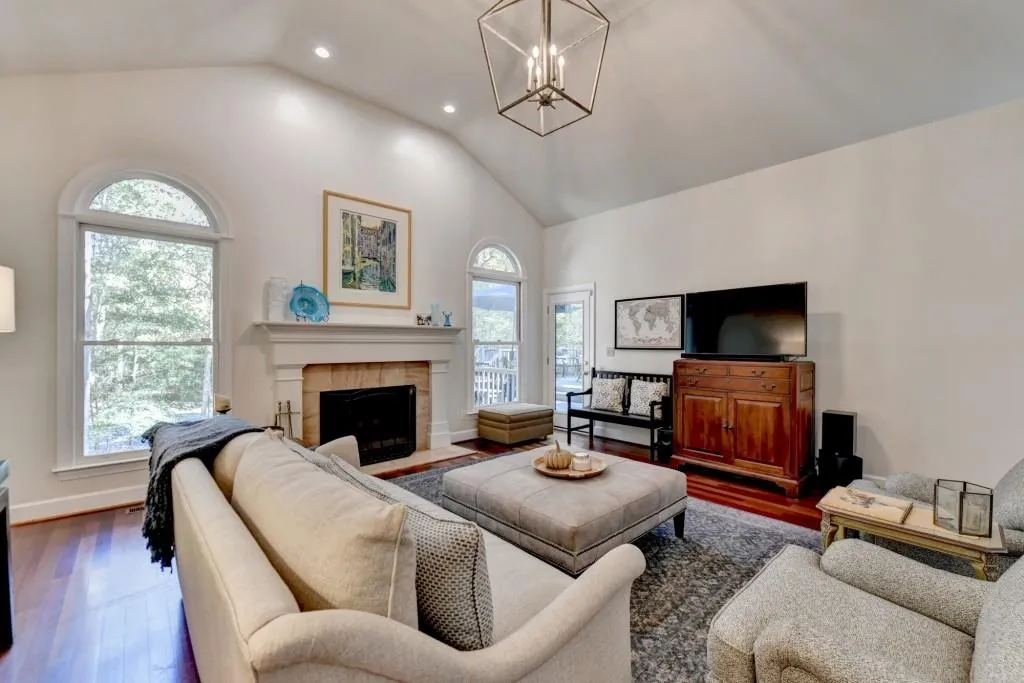 7265 Chattahoochee Bluff Drive, Sandy Springs, Georgia 30350, 4 Bedrooms Bedrooms, ,3 BathroomsBathrooms,Residential,Sold,7265 Chattahoochee Bluff Drive,7478222