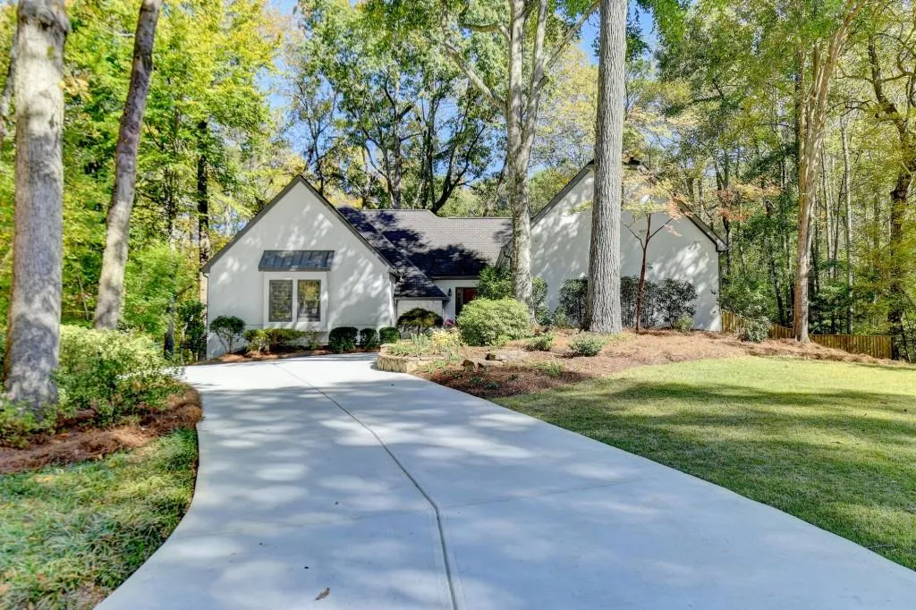 7265 Chattahoochee Bluff Drive, Sandy Springs, Georgia 30350, 4 Bedrooms Bedrooms, ,3 BathroomsBathrooms,Residential,Sold,7265 Chattahoochee Bluff Drive,7478222
