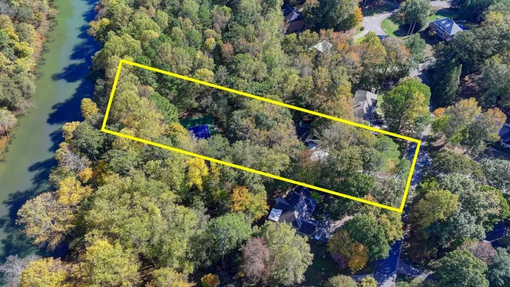 7265 Chattahoochee Bluff Drive, Sandy Springs, Georgia 30350, 4 Bedrooms Bedrooms, ,3 BathroomsBathrooms,Residential,Sold,7265 Chattahoochee Bluff Drive,7478222