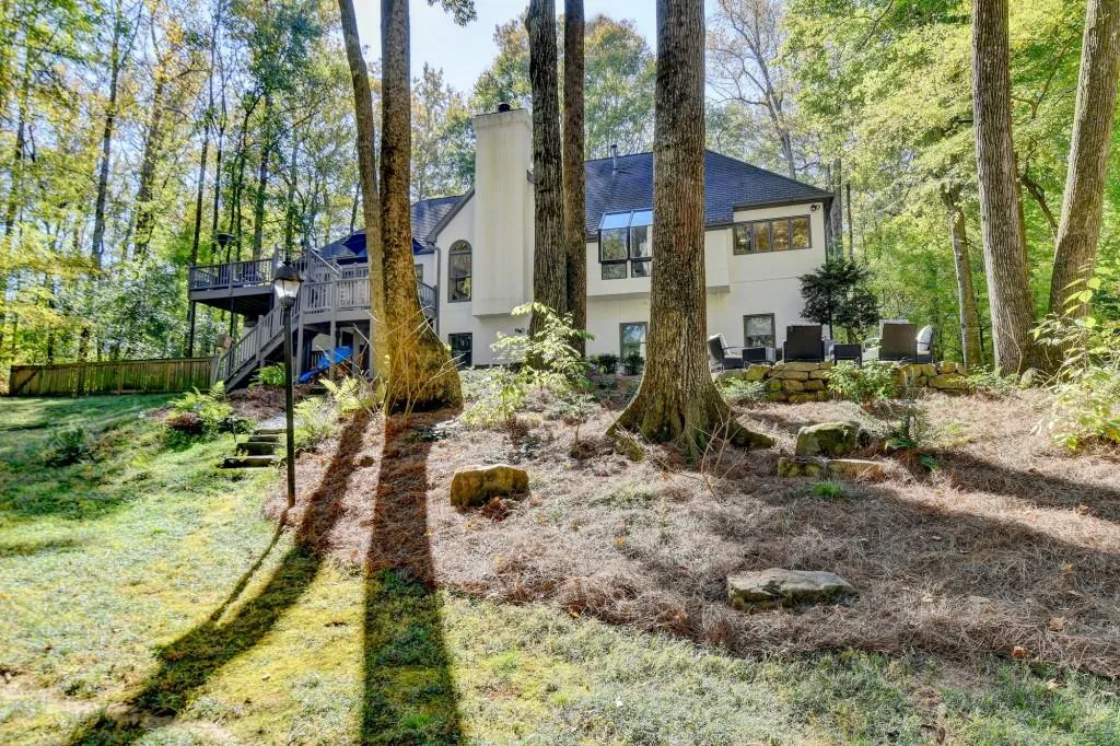7265 Chattahoochee Bluff Drive, Sandy Springs, Georgia 30350, 4 Bedrooms Bedrooms, ,3 BathroomsBathrooms,Residential,Sold,7265 Chattahoochee Bluff Drive,7478222