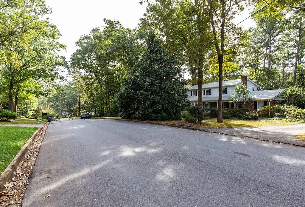 95 Whispering Way, Sandy Springs, Georgia 30328, 4 Bedrooms Bedrooms, ,2 BathroomsBathrooms,Residential,Sold,95 Whispering Way,6091168