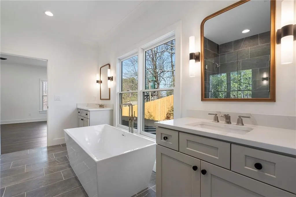 262 Green Hill Road Ne, Sandy Springs, Georgia 30342, 4 Bedrooms Bedrooms, ,3 BathroomsBathrooms,Residential,Sold,262 Green Hill Road Ne,7534064