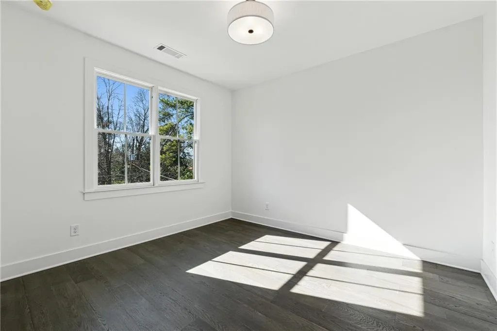 262 Green Hill Road Ne, Sandy Springs, Georgia 30342, 4 Bedrooms Bedrooms, ,3 BathroomsBathrooms,Residential,Sold,262 Green Hill Road Ne,7534064