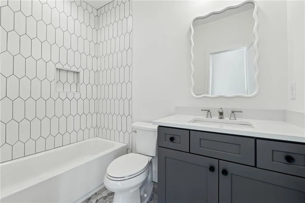 262 Green Hill Road Ne, Sandy Springs, Georgia 30342, 4 Bedrooms Bedrooms, ,3 BathroomsBathrooms,Residential,Sold,262 Green Hill Road Ne,7534064