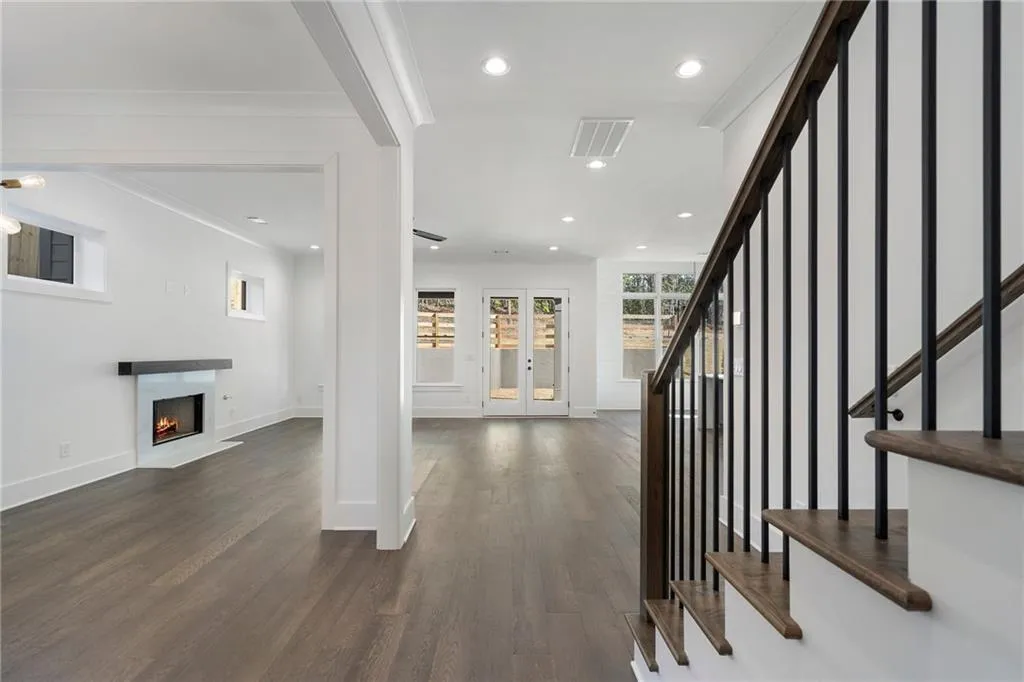 262 Green Hill Road Ne, Sandy Springs, Georgia 30342, 4 Bedrooms Bedrooms, ,3 BathroomsBathrooms,Residential,Sold,262 Green Hill Road Ne,7534064