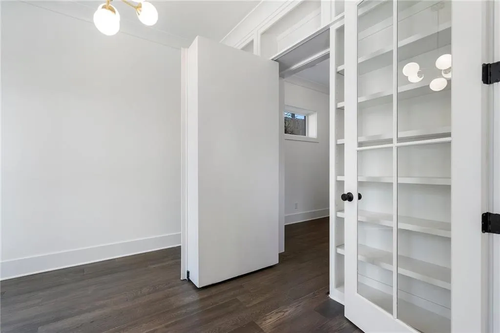 262 Green Hill Road Ne, Sandy Springs, Georgia 30342, 4 Bedrooms Bedrooms, ,3 BathroomsBathrooms,Residential,Sold,262 Green Hill Road Ne,7534064