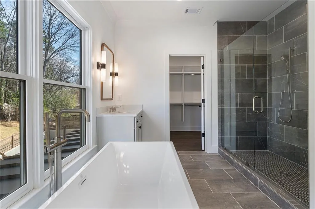 262 Green Hill Road Ne, Sandy Springs, Georgia 30342, 4 Bedrooms Bedrooms, ,3 BathroomsBathrooms,Residential,Sold,262 Green Hill Road Ne,7534064