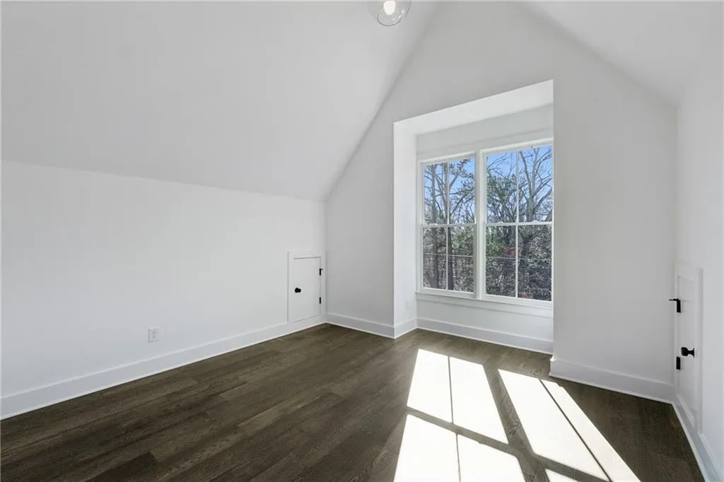 262 Green Hill Road Ne, Sandy Springs, Georgia 30342, 4 Bedrooms Bedrooms, ,3 BathroomsBathrooms,Residential,Sold,262 Green Hill Road Ne,7534064