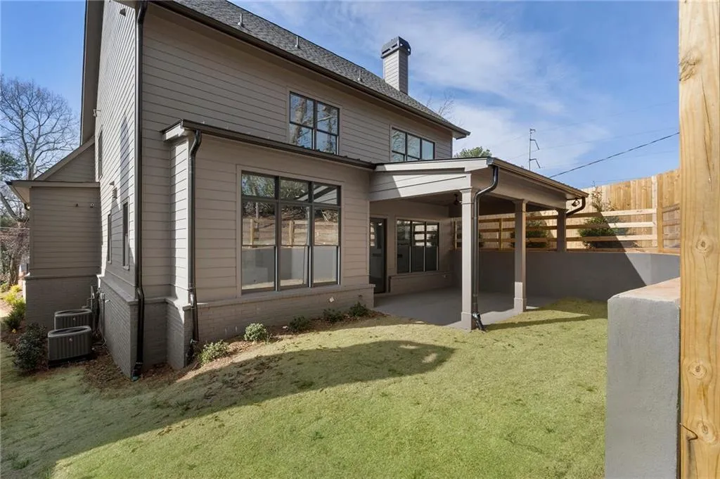 262 Green Hill Road Ne, Sandy Springs, Georgia 30342, 4 Bedrooms Bedrooms, ,3 BathroomsBathrooms,Residential,Sold,262 Green Hill Road Ne,7534064