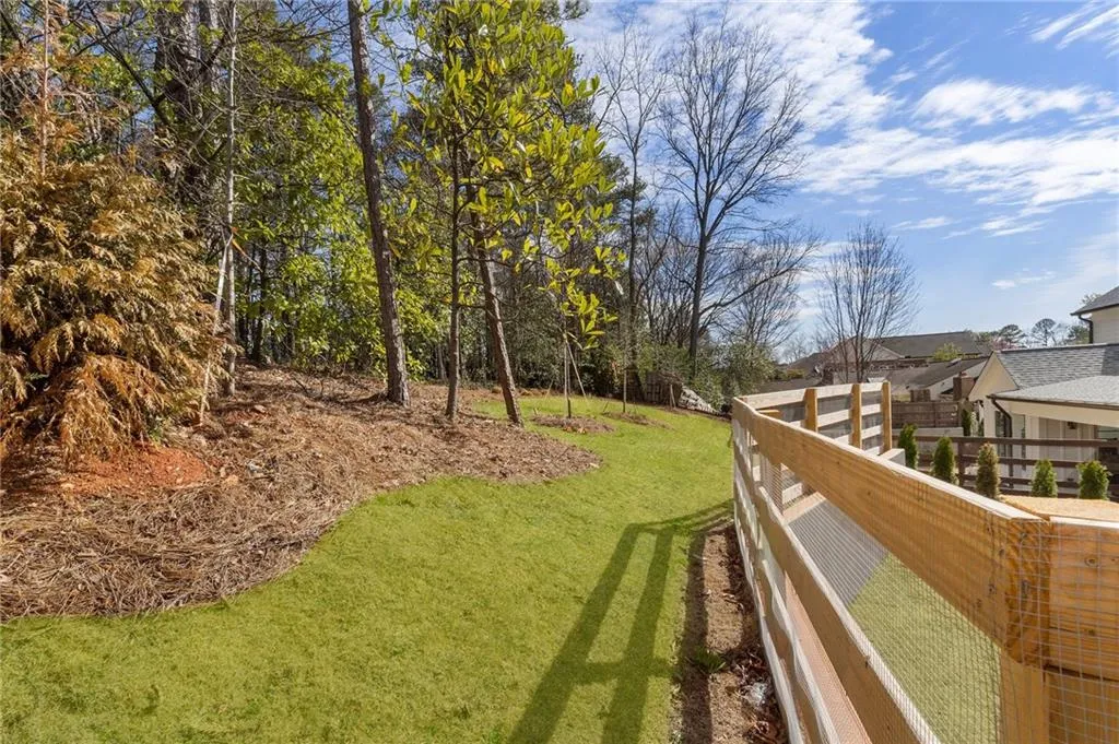 262 Green Hill Road Ne, Sandy Springs, Georgia 30342, 4 Bedrooms Bedrooms, ,3 BathroomsBathrooms,Residential,Sold,262 Green Hill Road Ne,7534064