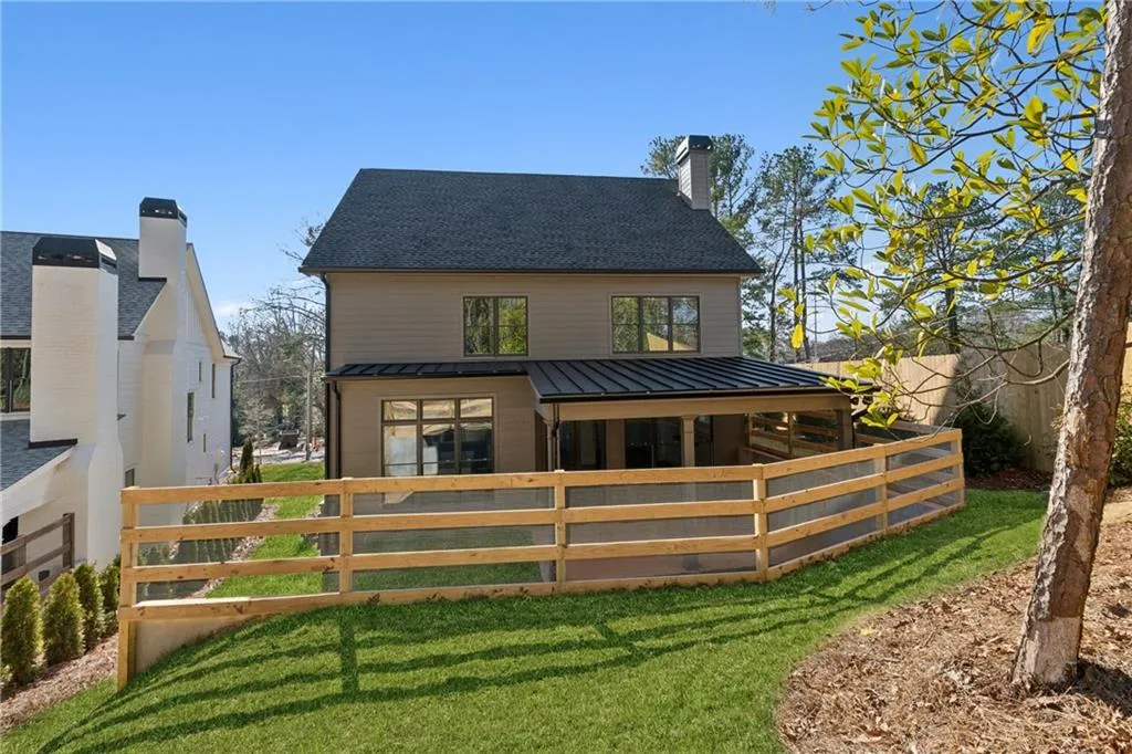 262 Green Hill Road Ne, Sandy Springs, Georgia 30342, 4 Bedrooms Bedrooms, ,3 BathroomsBathrooms,Residential,Sold,262 Green Hill Road Ne,7534064