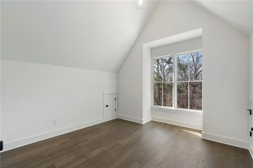 262 Green Hill Road Ne, Sandy Springs, Georgia 30342, 4 Bedrooms Bedrooms, ,3 BathroomsBathrooms,Residential,Sold,262 Green Hill Road Ne,7534064