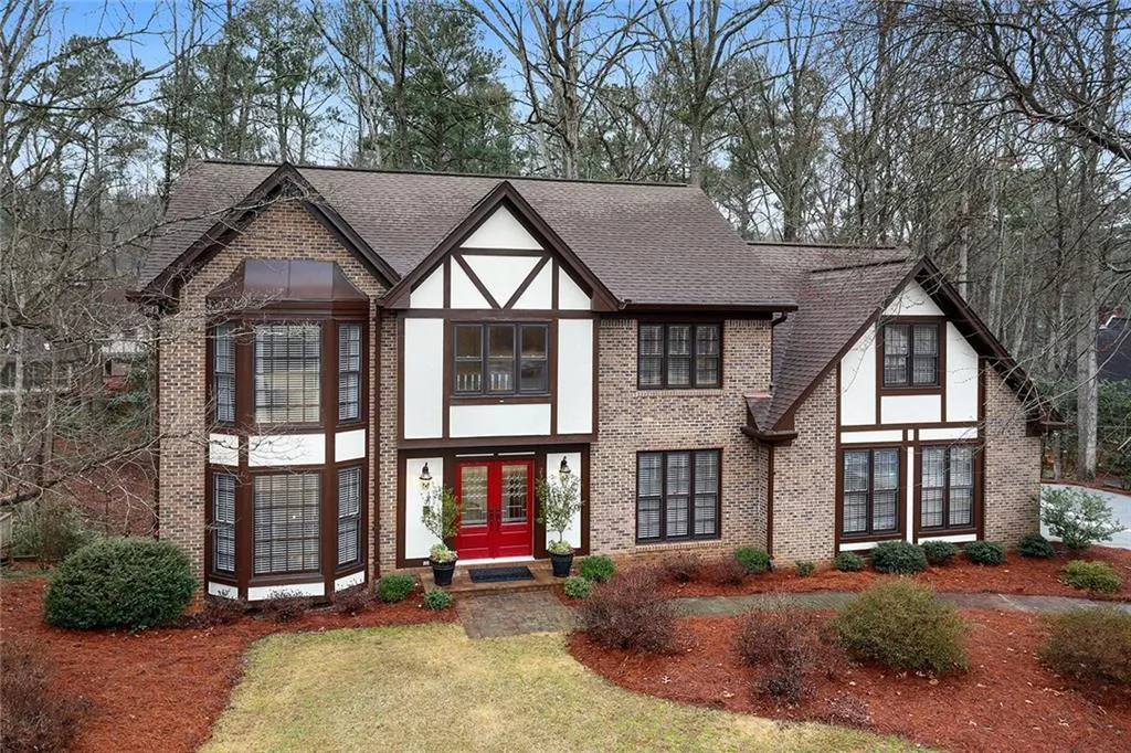 2360 Kimbrough Court, Sandy Springs, Georgia 30350, 6 Bedrooms Bedrooms, ,5 BathroomsBathrooms,Residential,Sold,2360 Kimbrough Court,5650983