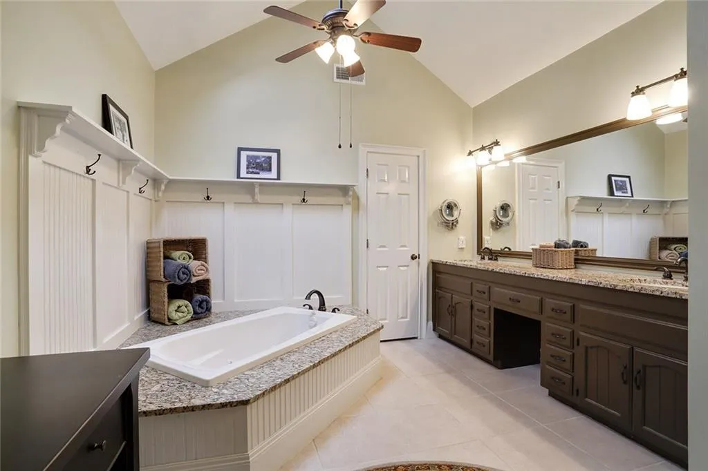 2360 Kimbrough Court, Sandy Springs, Georgia 30350, 6 Bedrooms Bedrooms, ,5 BathroomsBathrooms,Residential,Sold,2360 Kimbrough Court,5650983