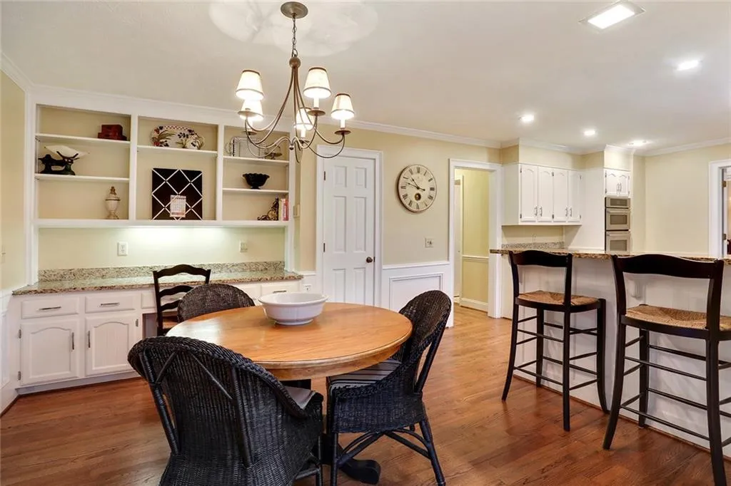 2360 Kimbrough Court, Sandy Springs, Georgia 30350, 6 Bedrooms Bedrooms, ,5 BathroomsBathrooms,Residential,Sold,2360 Kimbrough Court,5650983