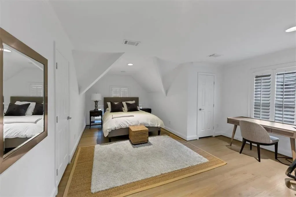 4222 Rickenbacker Drive Ne Unit 9, Atlanta, Georgia 30342, 4 Bedrooms Bedrooms, ,4 BathroomsBathrooms,Residential,For Sale,4222 Rickenbacker Drive Ne Unit 9,7594314