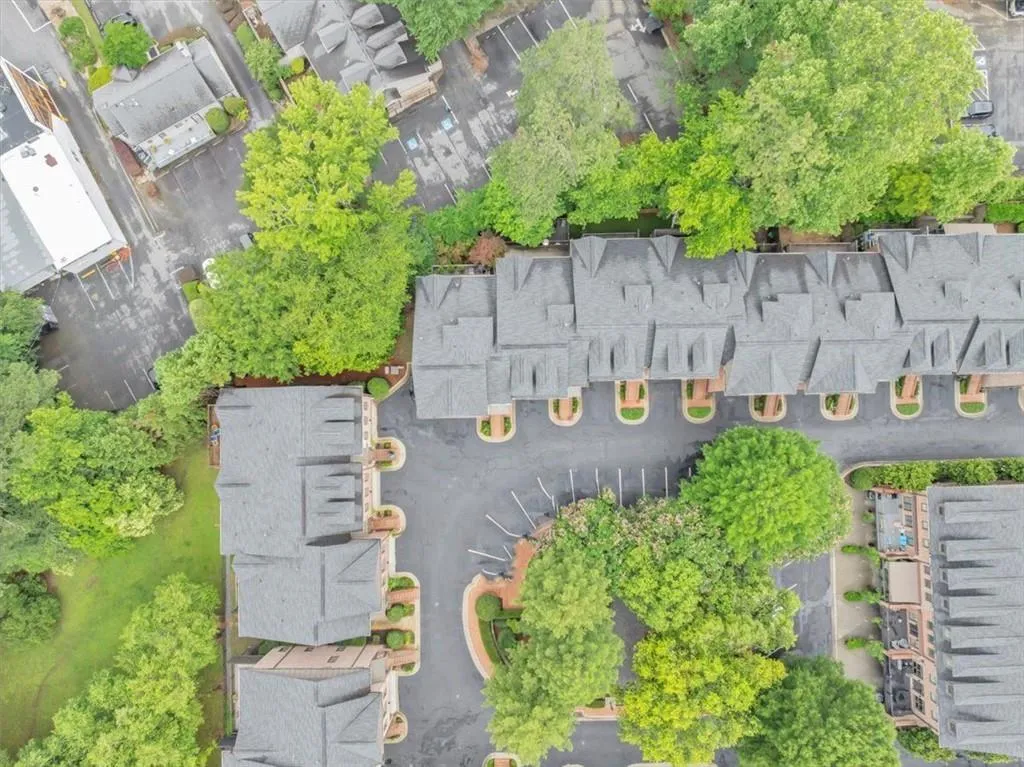 4222 Rickenbacker Drive Ne Unit 9, Atlanta, Georgia 30342, 4 Bedrooms Bedrooms, ,4 BathroomsBathrooms,Residential,For Sale,4222 Rickenbacker Drive Ne Unit 9,7594314