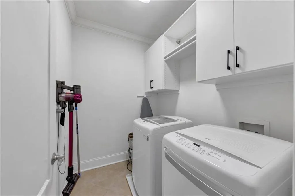 4222 Rickenbacker Drive Ne Unit 9, Atlanta, Georgia 30342, 4 Bedrooms Bedrooms, ,4 BathroomsBathrooms,Residential,For Sale,4222 Rickenbacker Drive Ne Unit 9,7594314