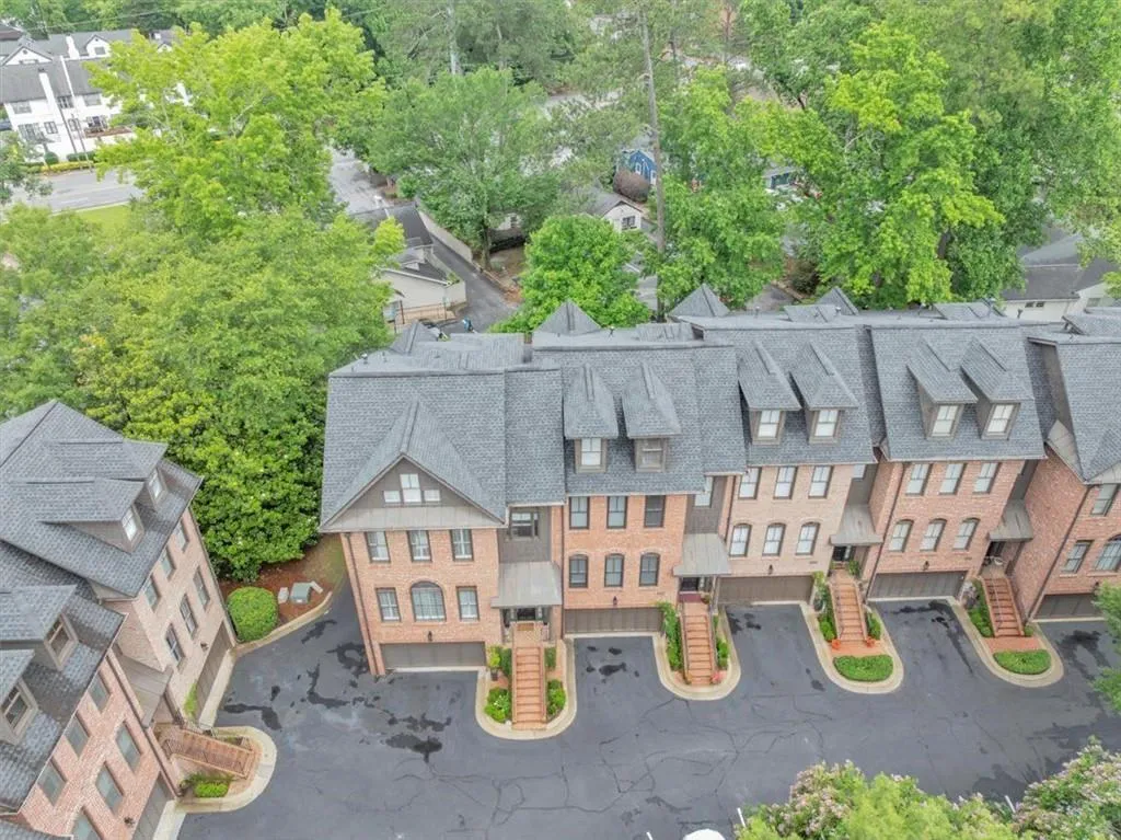4222 Rickenbacker Drive Ne Unit 9, Atlanta, Georgia 30342, 4 Bedrooms Bedrooms, ,4 BathroomsBathrooms,Residential,For Sale,4222 Rickenbacker Drive Ne Unit 9,7594314