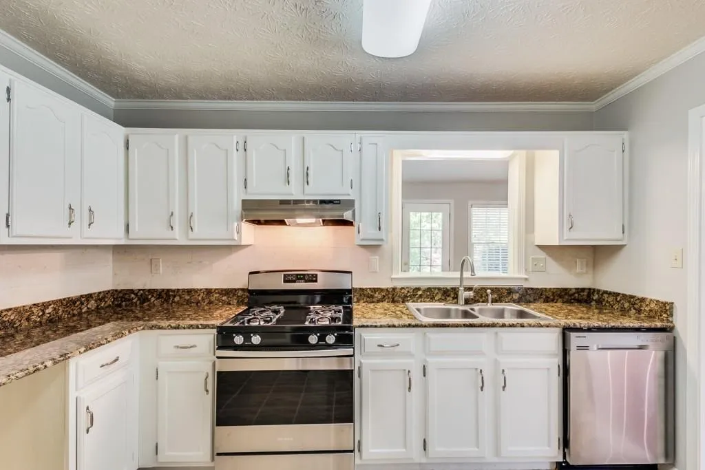 7910 Briar Villa Place, Sandy Springs, Georgia 30350, 3 Bedrooms Bedrooms, ,2 BathroomsBathrooms,Residential,Sold,7910 Briar Villa Place,5995049