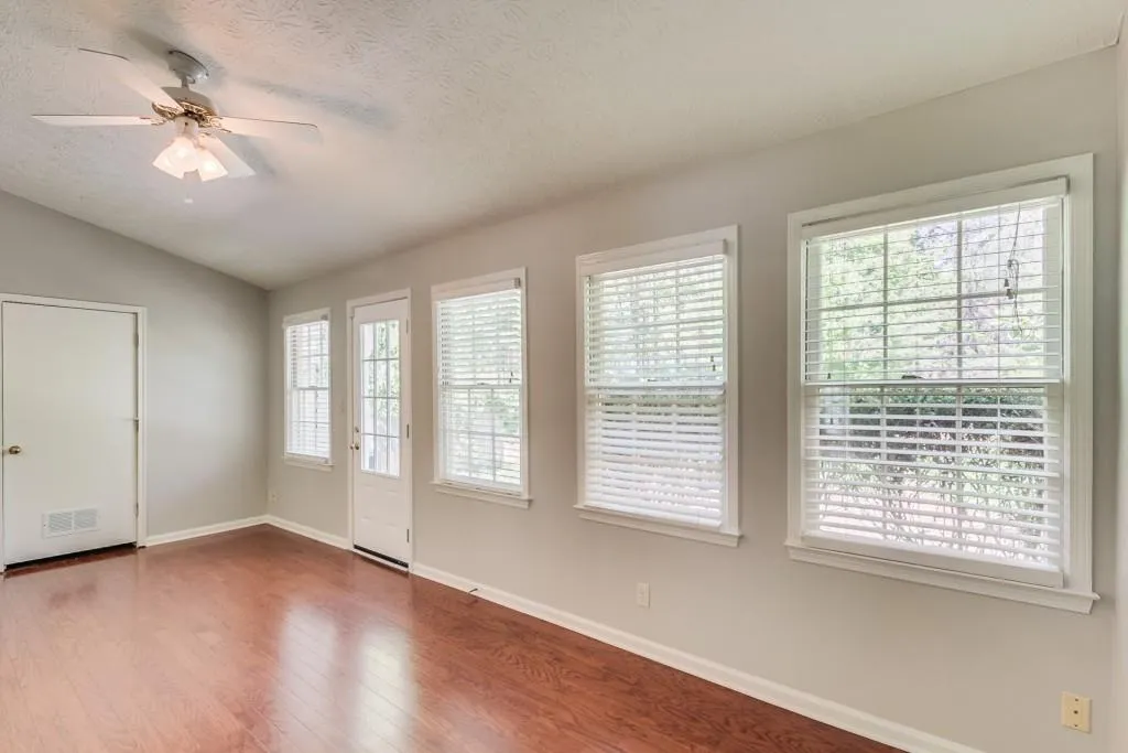 7910 Briar Villa Place, Sandy Springs, Georgia 30350, 3 Bedrooms Bedrooms, ,2 BathroomsBathrooms,Residential,Sold,7910 Briar Villa Place,5995049
