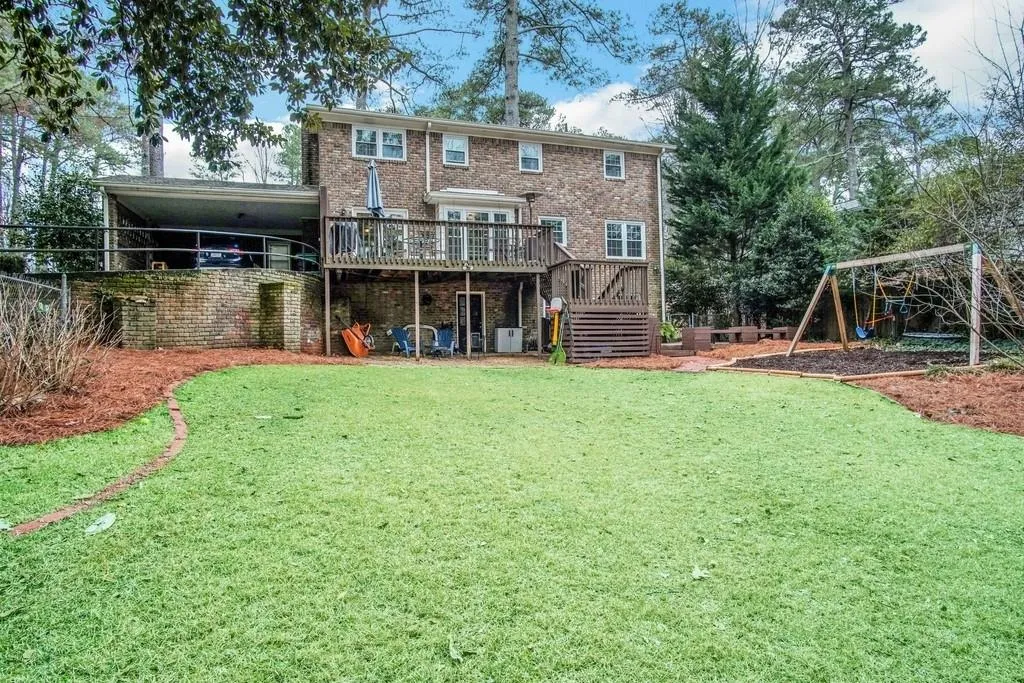 6463 Whispering Trail, Sandy Springs, Georgia 30328, 4 Bedrooms Bedrooms, ,3 BathroomsBathrooms,Residential,Sold,6463 Whispering Trail,6682934