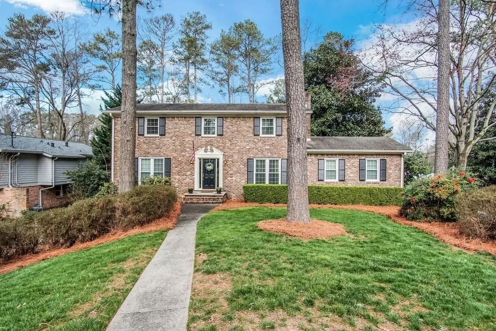 6463 Whispering Trail, Sandy Springs, Georgia 30328, 4 Bedrooms Bedrooms, ,3 BathroomsBathrooms,Residential,Sold,6463 Whispering Trail,6682934