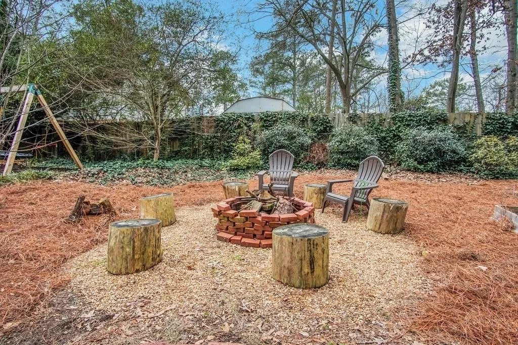 6463 Whispering Trail, Sandy Springs, Georgia 30328, 4 Bedrooms Bedrooms, ,3 BathroomsBathrooms,Residential,Sold,6463 Whispering Trail,6682934