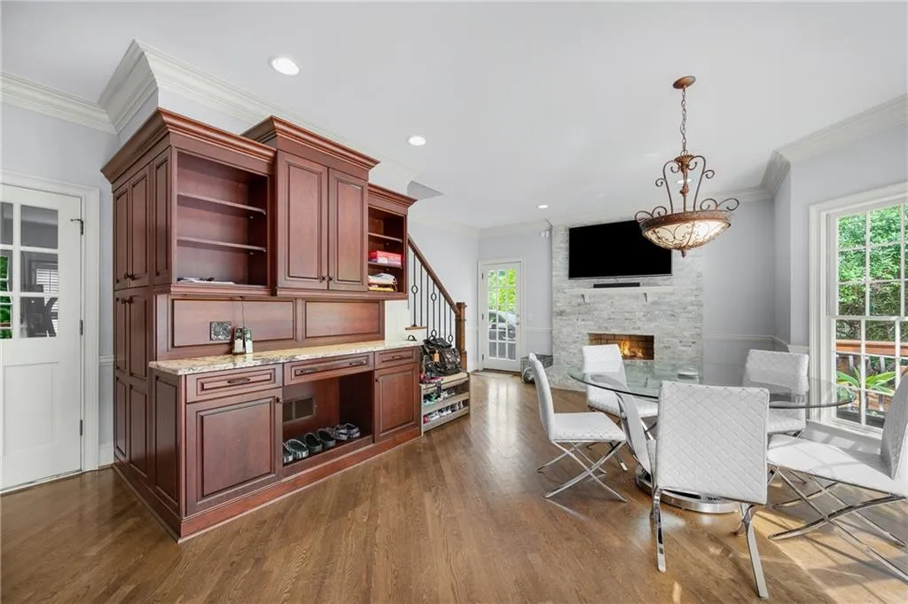 2800 Harwick Drive, Sandy Springs, Georgia 30350, 5 Bedrooms Bedrooms, ,4 BathroomsBathrooms,Residential,Sold,2800 Harwick Drive,7092370