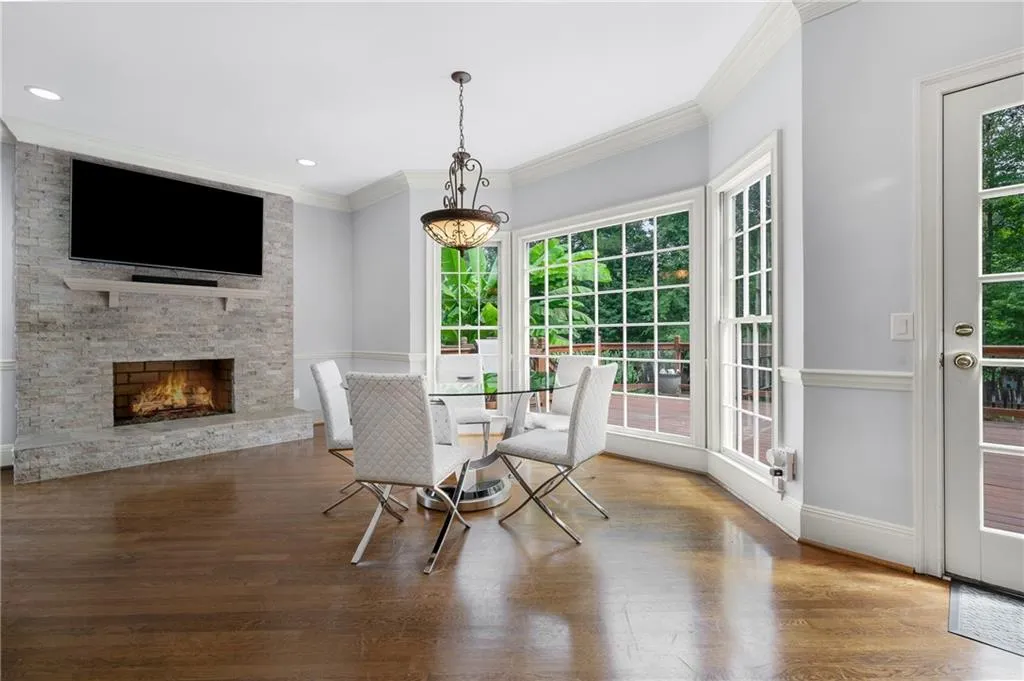2800 Harwick Drive, Sandy Springs, Georgia 30350, 5 Bedrooms Bedrooms, ,4 BathroomsBathrooms,Residential,Sold,2800 Harwick Drive,7092370