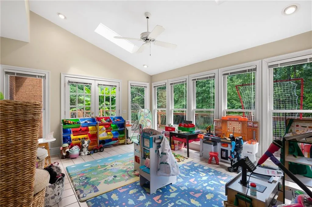 2800 Harwick Drive, Sandy Springs, Georgia 30350, 5 Bedrooms Bedrooms, ,4 BathroomsBathrooms,Residential,Sold,2800 Harwick Drive,7092370