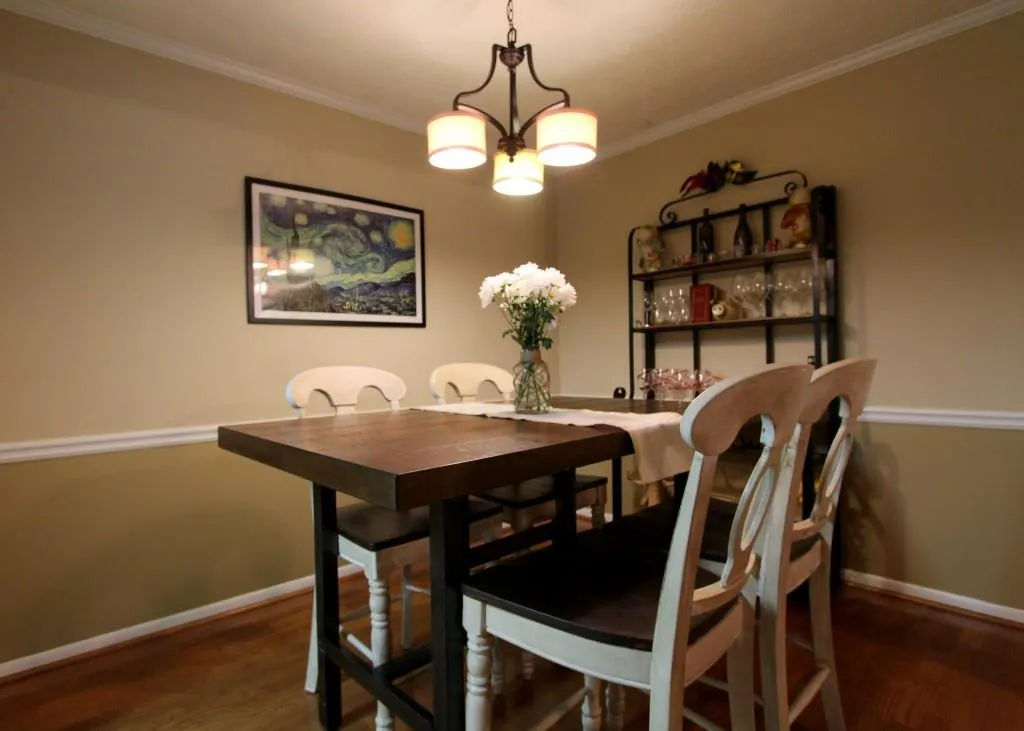 5145 Roswell Road Unit 7, Sandy Springs, Georgia 30342, 2 Bedrooms Bedrooms, ,1 BathroomBathrooms,Residential,Sold,5145 Roswell Road Unit 7,5851780