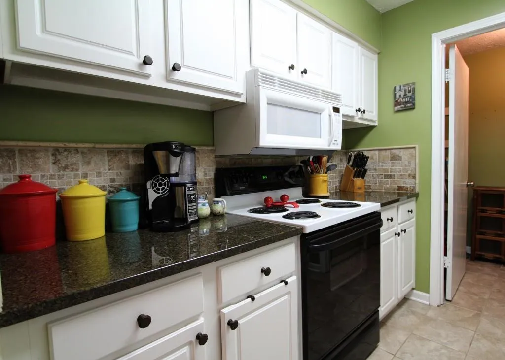 5145 Roswell Road Unit 7, Sandy Springs, Georgia 30342, 2 Bedrooms Bedrooms, ,1 BathroomBathrooms,Residential,Sold,5145 Roswell Road Unit 7,5851780