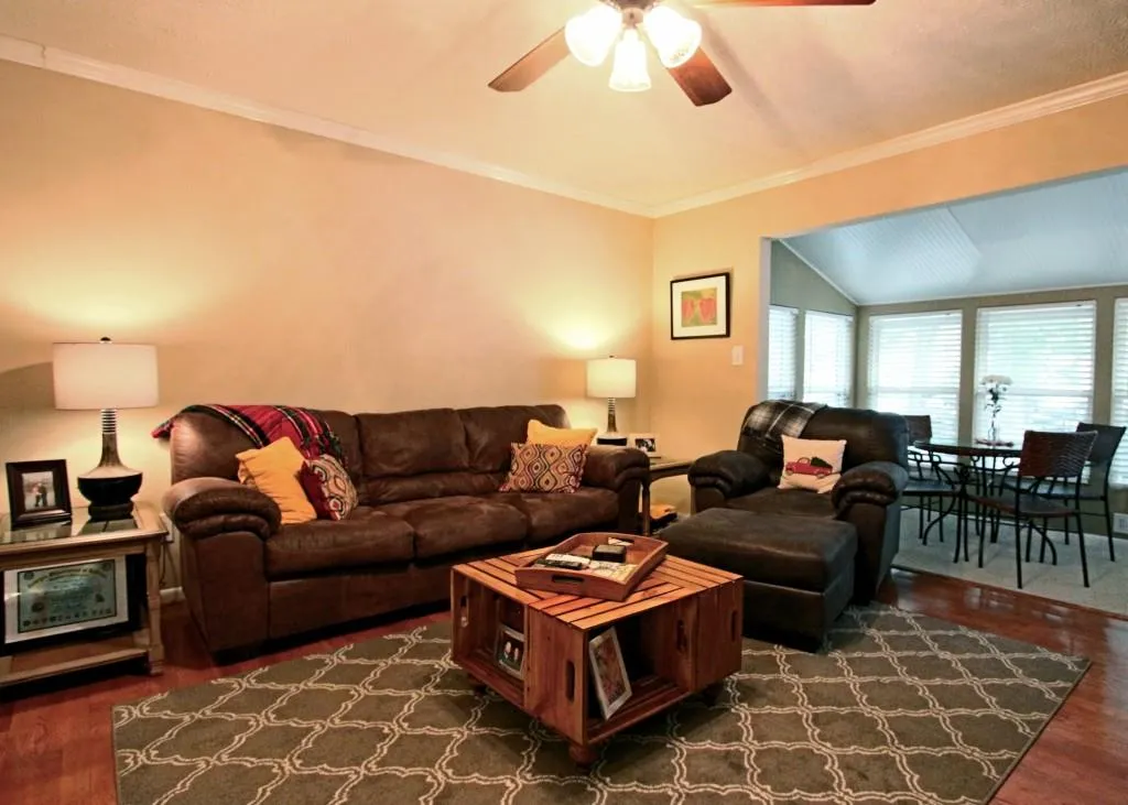 5145 Roswell Road Unit 7, Sandy Springs, Georgia 30342, 2 Bedrooms Bedrooms, ,1 BathroomBathrooms,Residential,Sold,5145 Roswell Road Unit 7,5851780