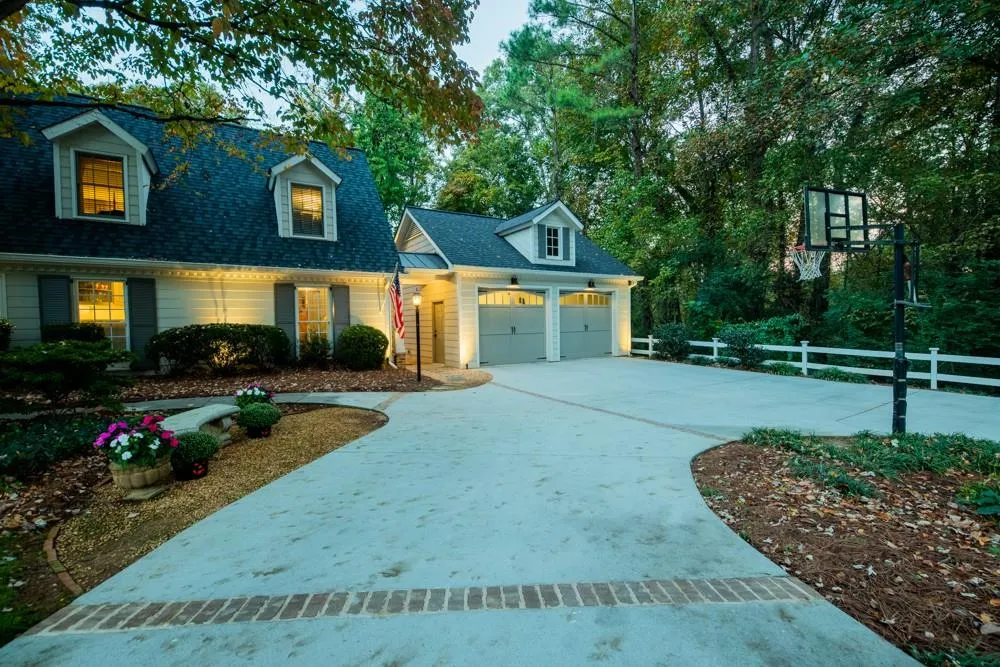 5130 Baroque Circle, Sandy Springs, Georgia 30342, 4 Bedrooms Bedrooms, ,3 BathroomsBathrooms,Residential,Sold,5130 Baroque Circle,6800875