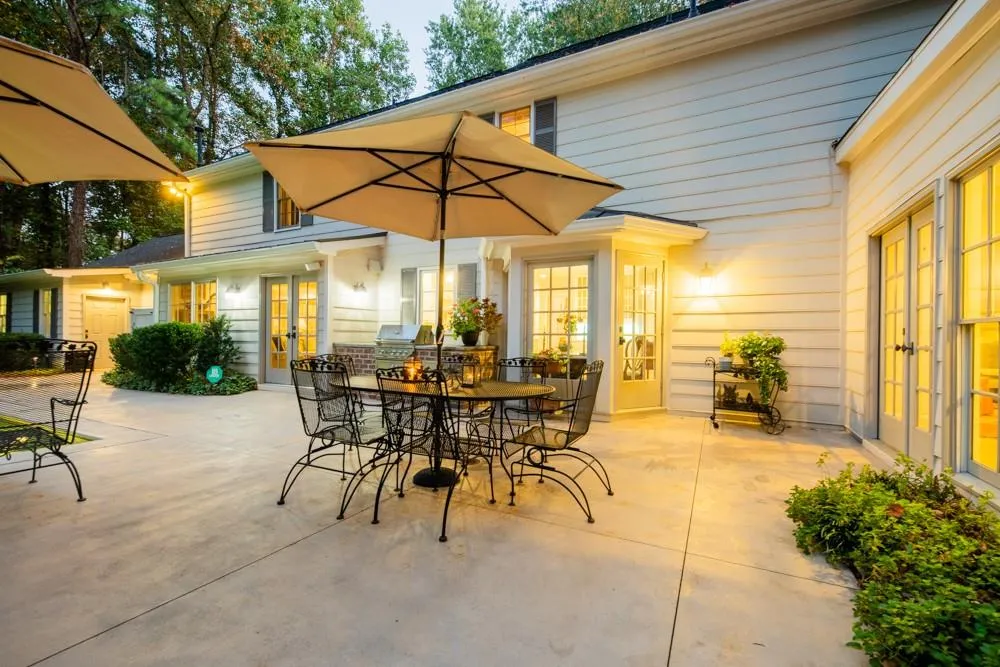 5130 Baroque Circle, Sandy Springs, Georgia 30342, 4 Bedrooms Bedrooms, ,3 BathroomsBathrooms,Residential,Sold,5130 Baroque Circle,6800875
