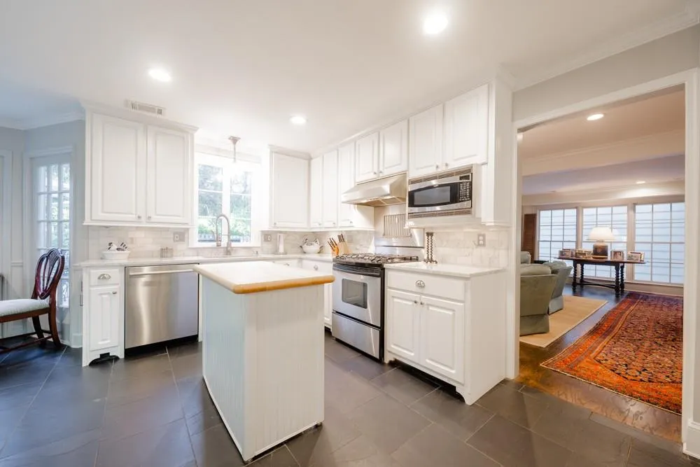 5130 Baroque Circle, Sandy Springs, Georgia 30342, 4 Bedrooms Bedrooms, ,3 BathroomsBathrooms,Residential,Sold,5130 Baroque Circle,6800875