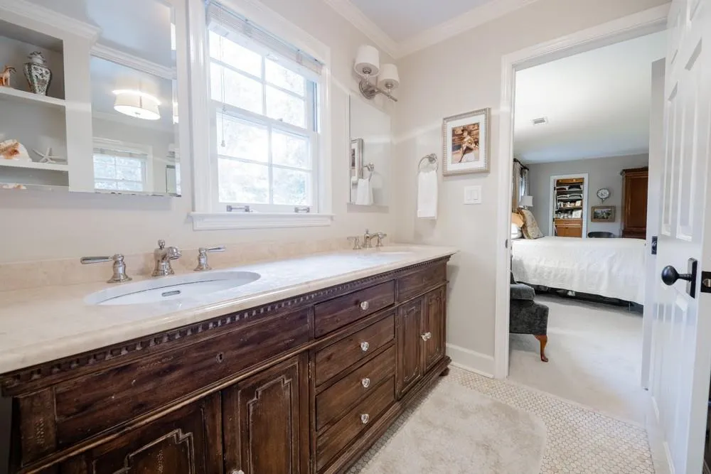 5130 Baroque Circle, Sandy Springs, Georgia 30342, 4 Bedrooms Bedrooms, ,3 BathroomsBathrooms,Residential,Sold,5130 Baroque Circle,6800875