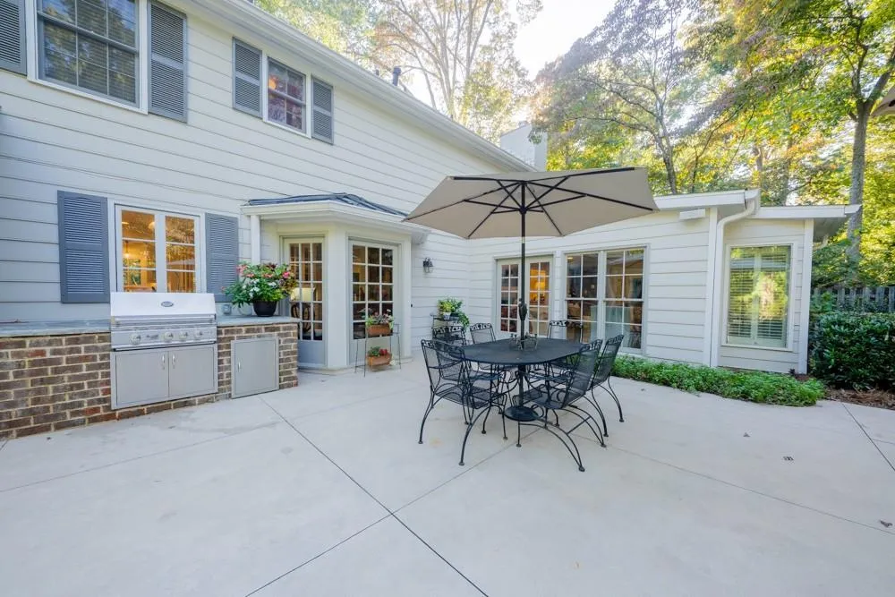 5130 Baroque Circle, Sandy Springs, Georgia 30342, 4 Bedrooms Bedrooms, ,3 BathroomsBathrooms,Residential,Sold,5130 Baroque Circle,6800875