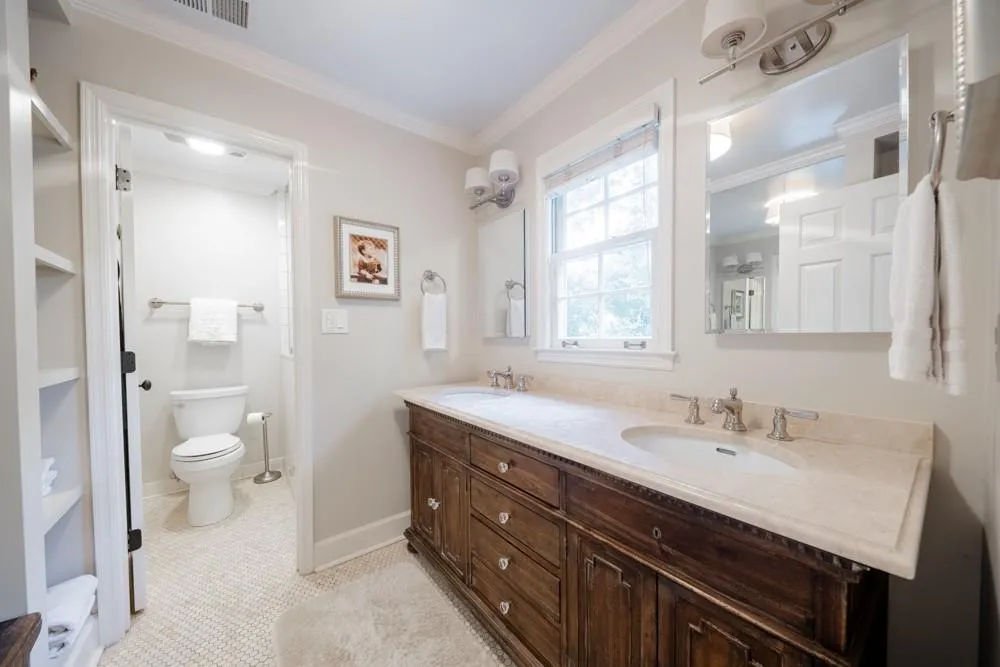 5130 Baroque Circle, Sandy Springs, Georgia 30342, 4 Bedrooms Bedrooms, ,3 BathroomsBathrooms,Residential,Sold,5130 Baroque Circle,6800875