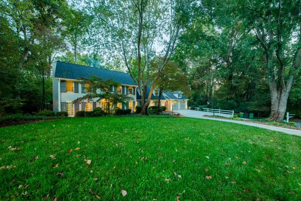 5130 Baroque Circle, Sandy Springs, Georgia 30342, 4 Bedrooms Bedrooms, ,3 BathroomsBathrooms,Residential,Sold,5130 Baroque Circle,6800875