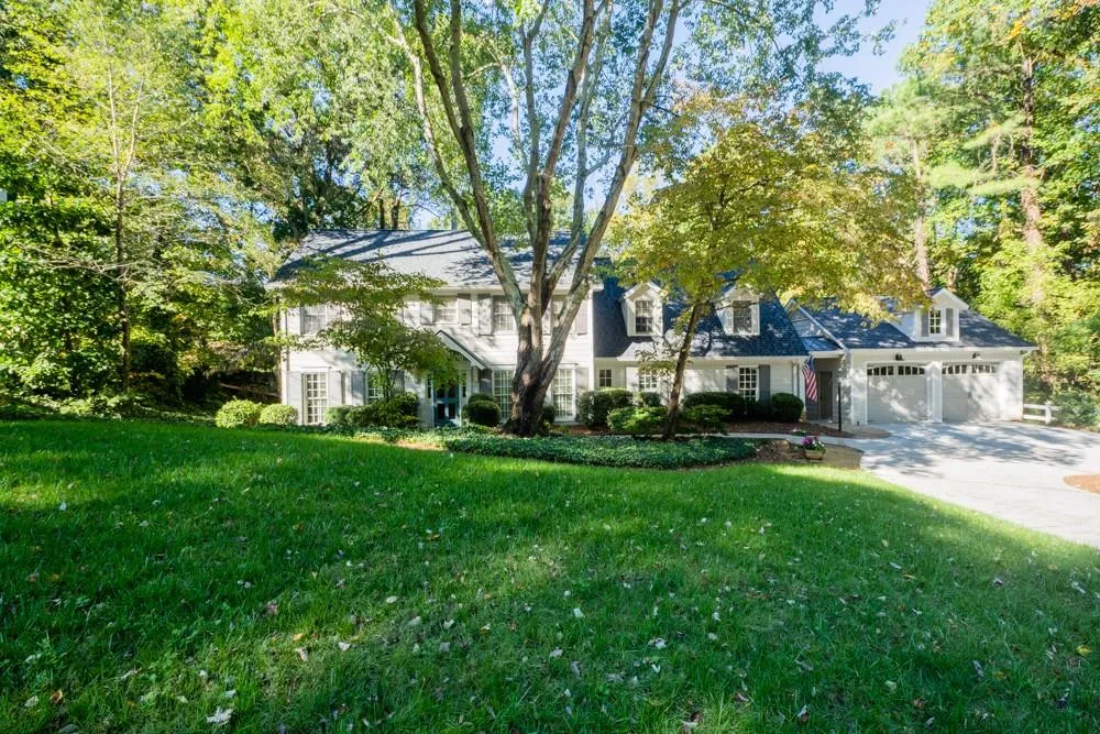 5130 Baroque Circle, Sandy Springs, Georgia 30342, 4 Bedrooms Bedrooms, ,3 BathroomsBathrooms,Residential,Sold,5130 Baroque Circle,6800875