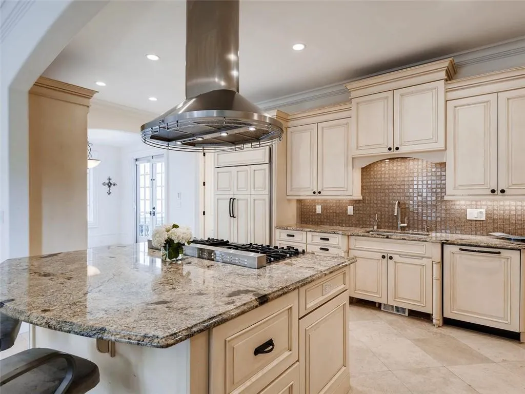 7081 Canonbury Place, Atlanta, Georgia 30328, 6 Bedrooms Bedrooms, ,7 BathroomsBathrooms,Residential,Sold,7081 Canonbury Place,6515510