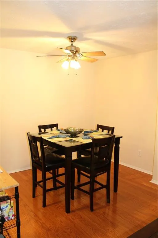 901 Natchez Trace, Sandy Springs, Georgia 30350, 2 Bedrooms Bedrooms, ,2 BathroomsBathrooms,Residential,Sold,901 Natchez Trace,5693120